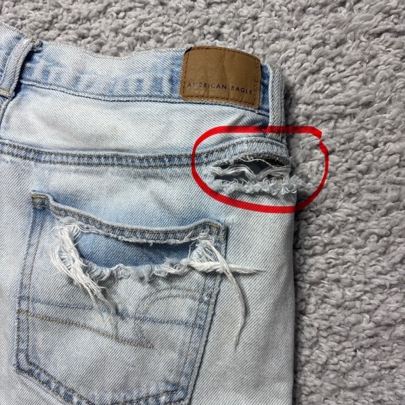 American Eagle Shorts Womens 8 Mom Short Distressed Light Wash Cotton Raw Hem - Picture 7 of 7